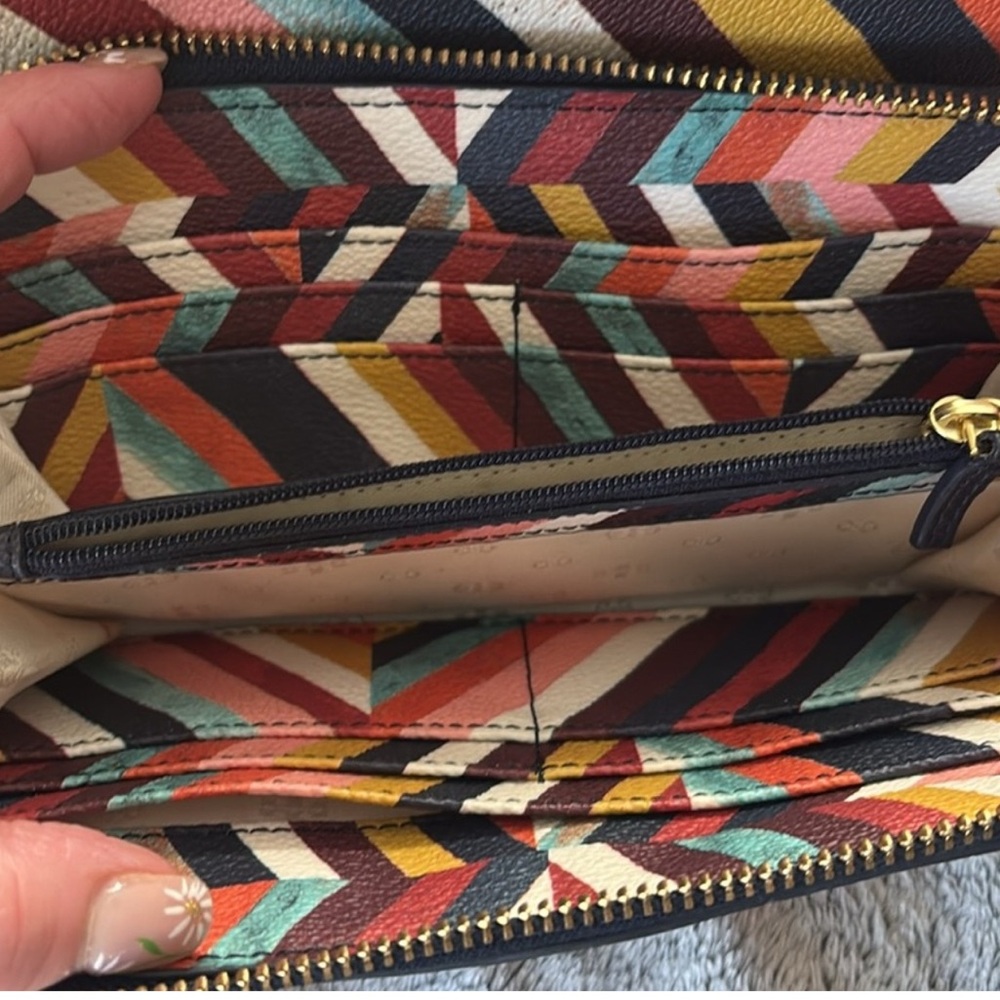 ⭐️SOLD⭐️ EUC Tory Burch Kerrington Diamond Square Zip Around Wallet - Picture 2 of 8